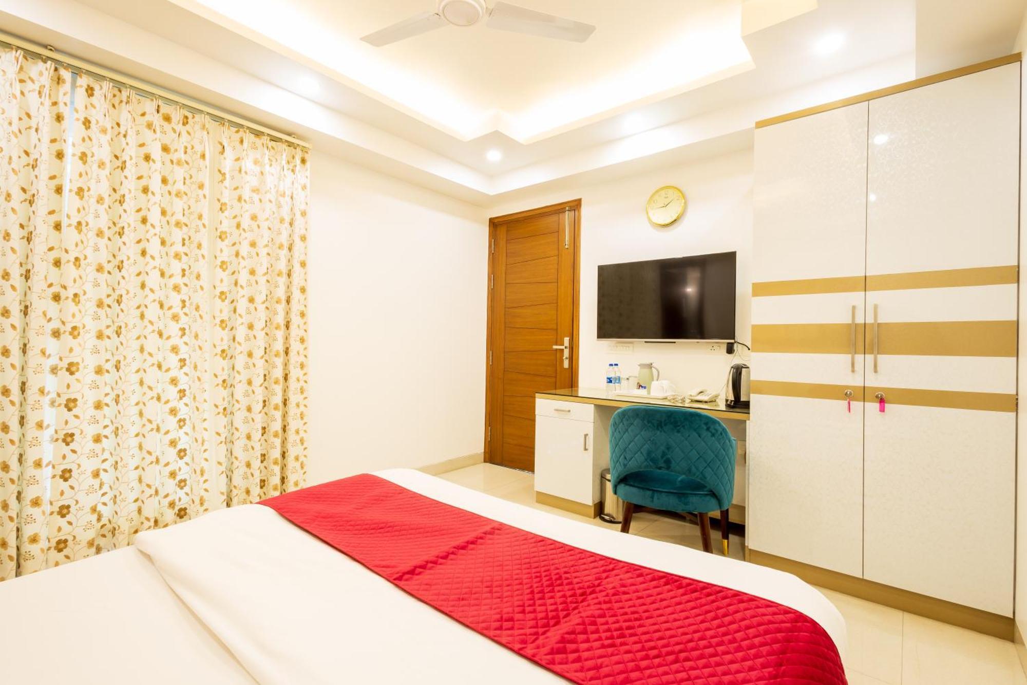 Hotel Krish - Near Medanta And Fortis Hospital Gurugram غورغاون المظهر الخارجي الصورة