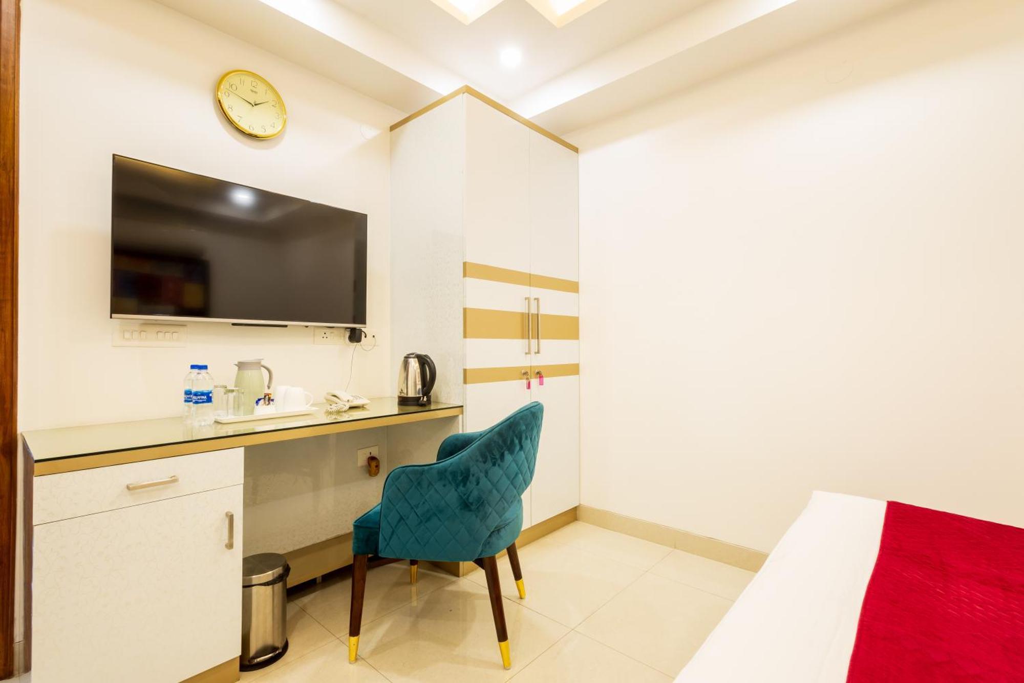 Hotel Krish - Near Medanta And Fortis Hospital Gurugram غورغاون المظهر الخارجي الصورة