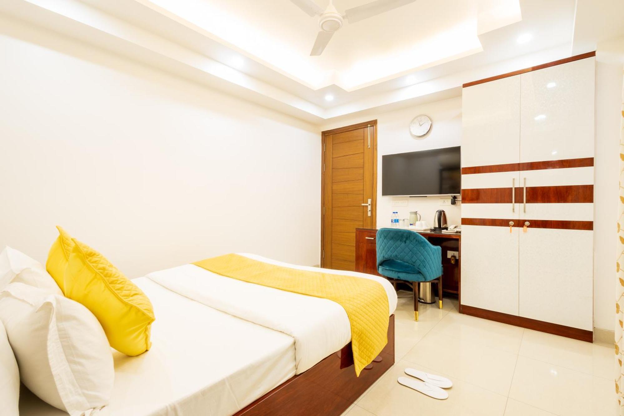 Hotel Krish - Near Medanta And Fortis Hospital Gurugram غورغاون المظهر الخارجي الصورة